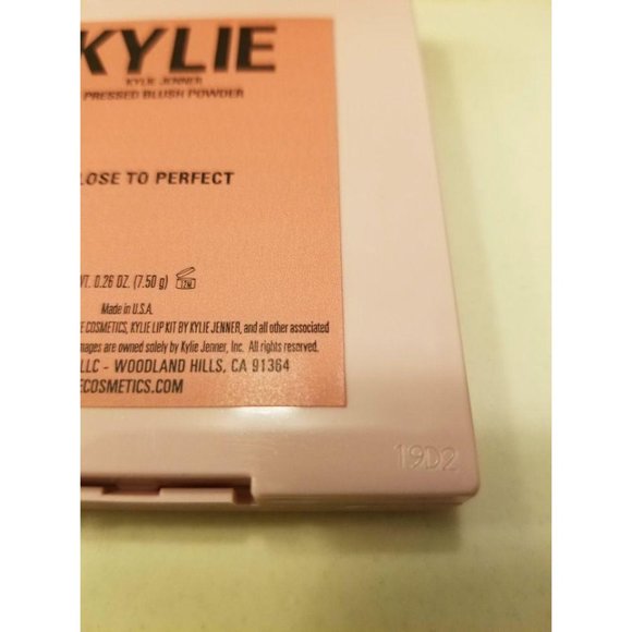 Kylie Cosmetics | Blush & Highlighter bundle - Picture 8 of 13